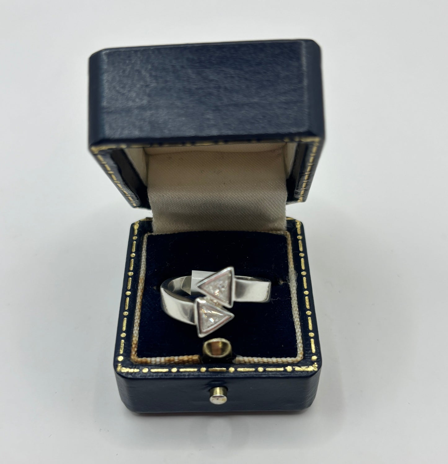 =Vintage Sterling Silver Ring with clear triangle gemstones, Size N1/2
