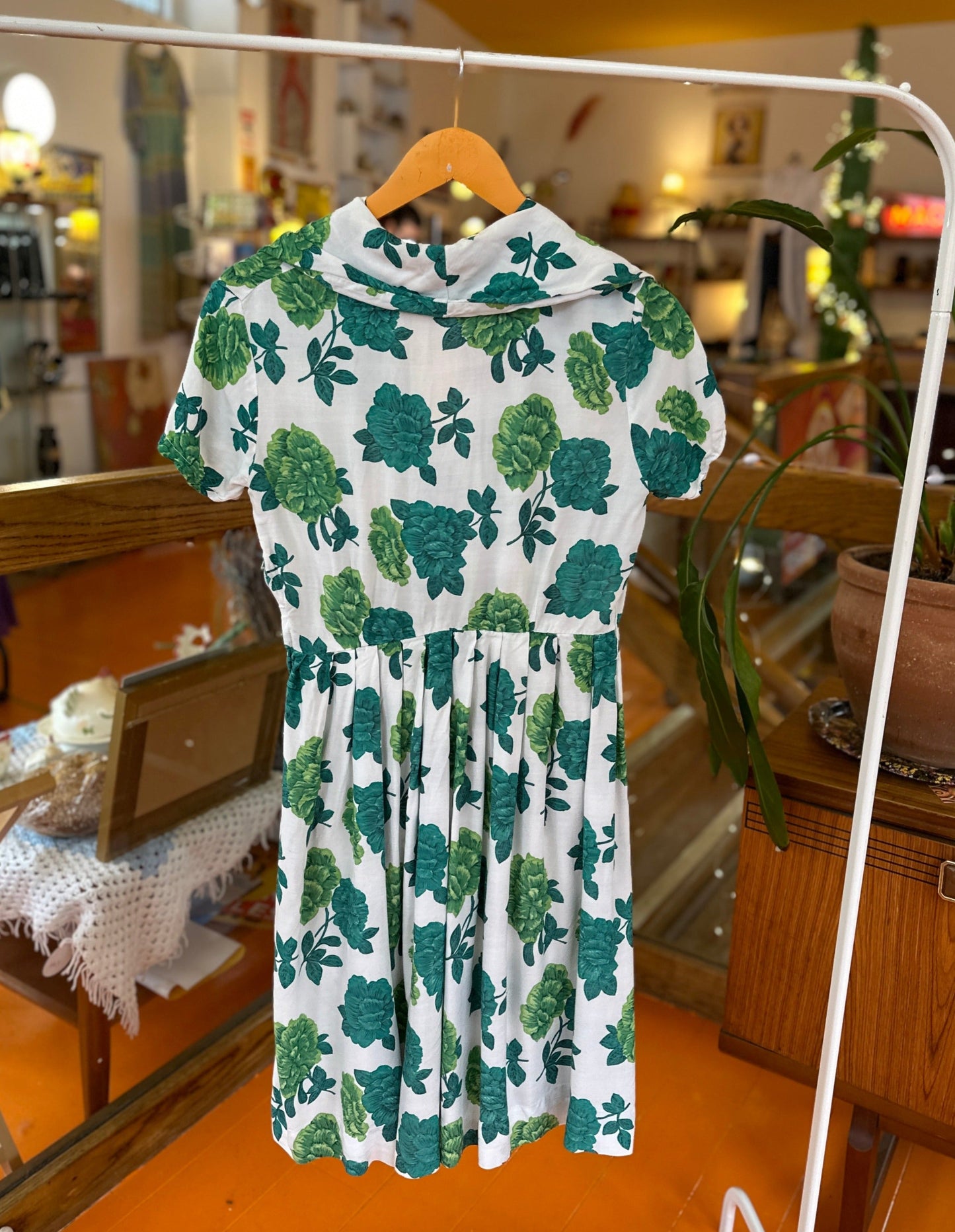 1950s Green Rose Print Tea Dress