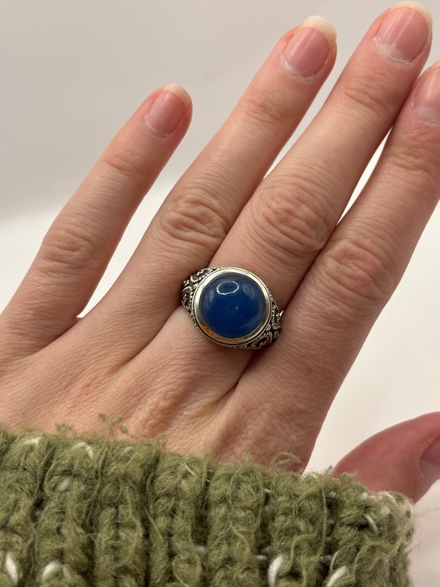 =Vintage Sterling Silver Ring with Blue Aqeeq Agate and Paisley Details, Size N