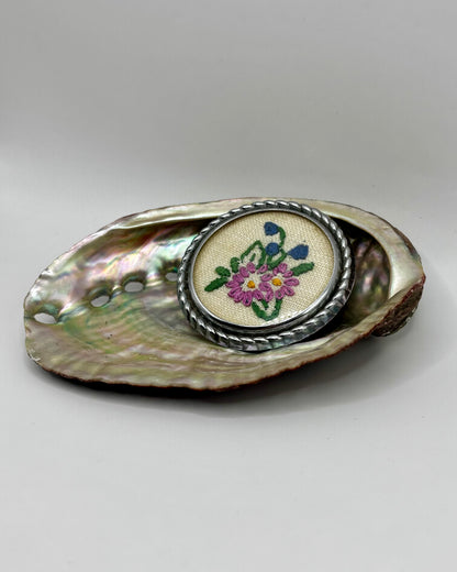 1940s Embroidered Handmade Brooch / Purple Flowers