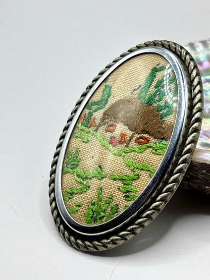 1940s Embroidered Handmade Brooch / Cottage Landscape