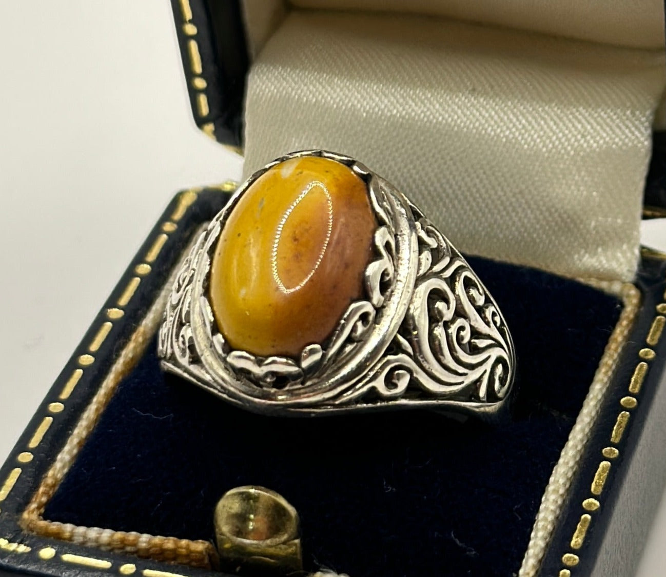 Vintage 925 Silver Ring with Tigers Eye Stone size V