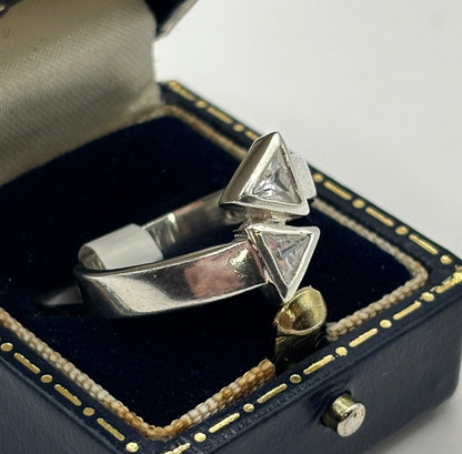 *Vintage Sterling Silver Ring with clear triangle gemstones, Size N1/2