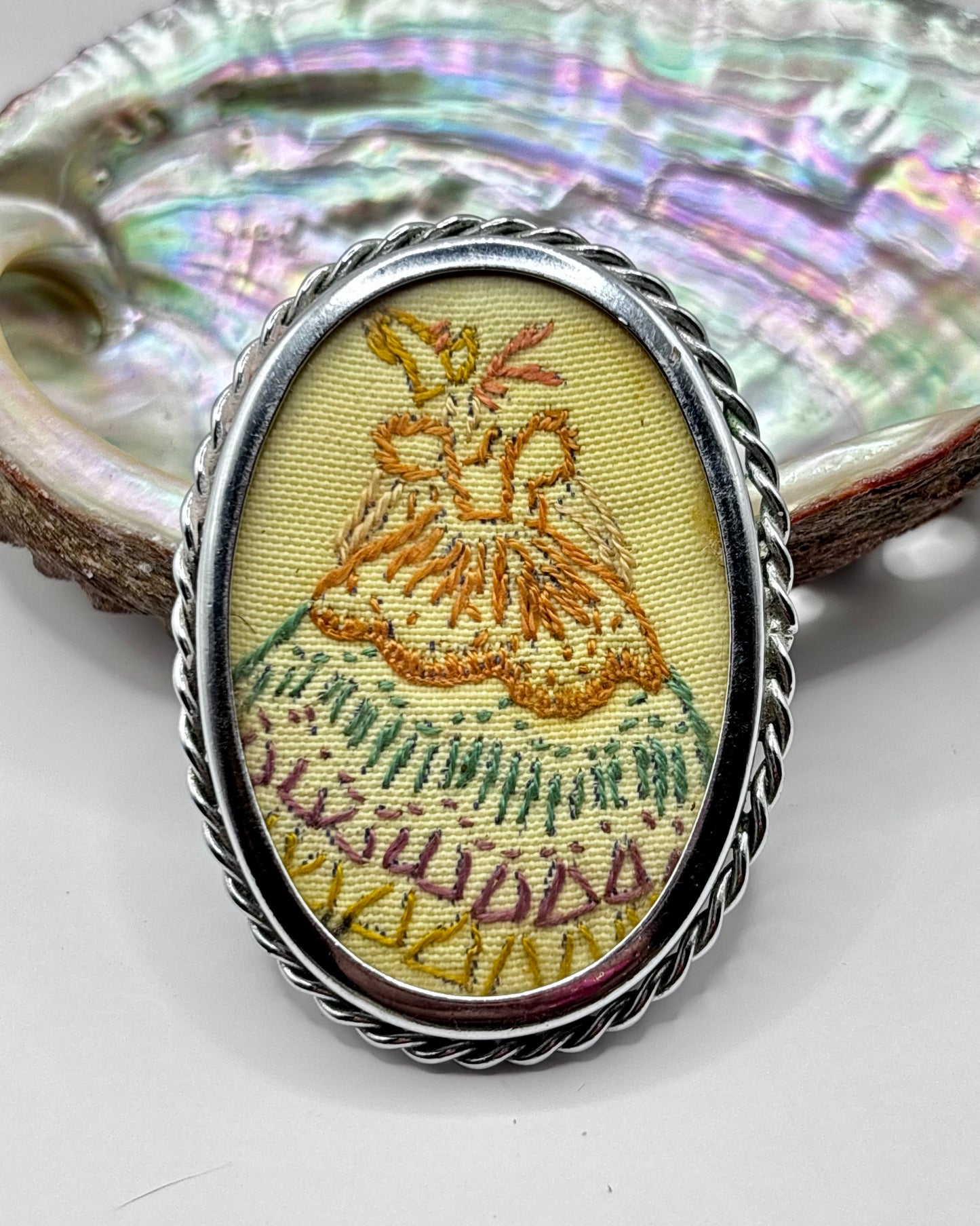 1940s Embroidered Handmade Brooch / Tiered Dress