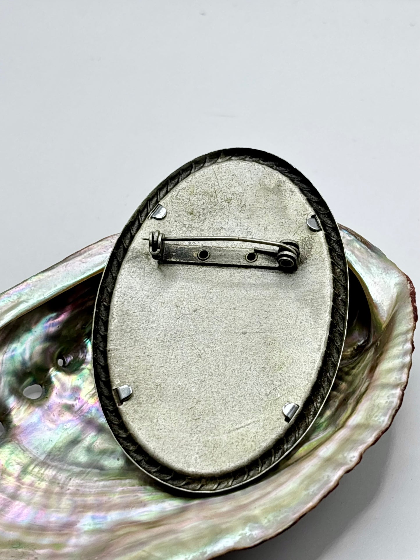 1940s Embroidered Handmade Brooch / Cottage Landscape