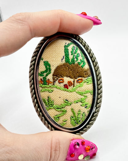 1940s Embroidered Handmade Brooch / Cottage Landscape
