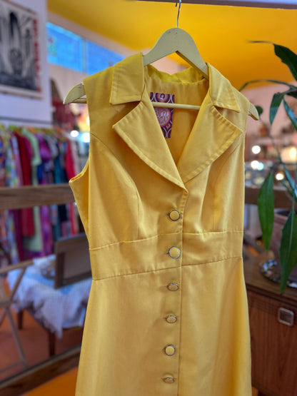 1970s Yellow Dress with Dagger Collar