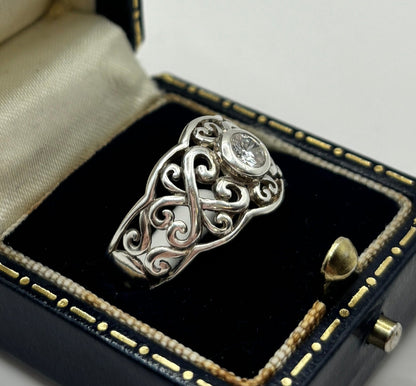 Vintage Sterling Silver Ring with Ornate Detailing, Size O