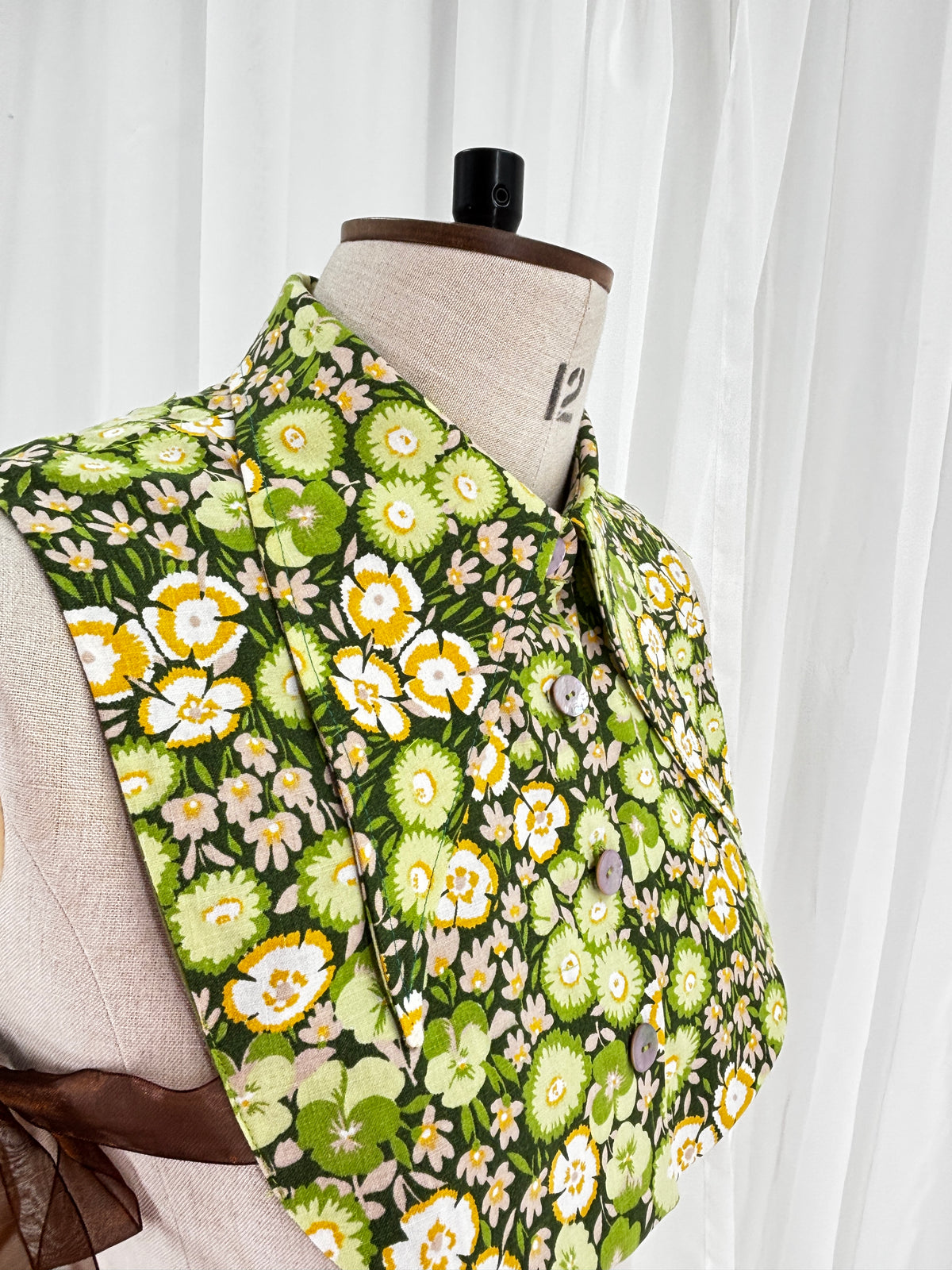 Collar // Dagger Style // 70s Green Floral // ONE OF A KIND