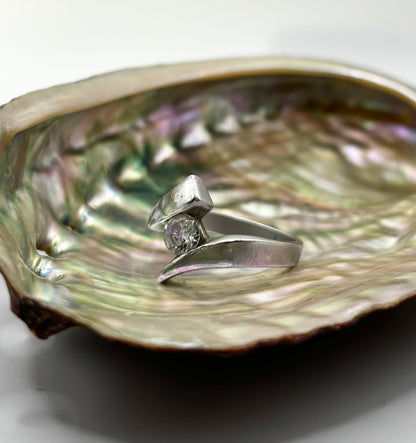 Vintage Sterling Silver Solitaire Twist Ring, size UK M