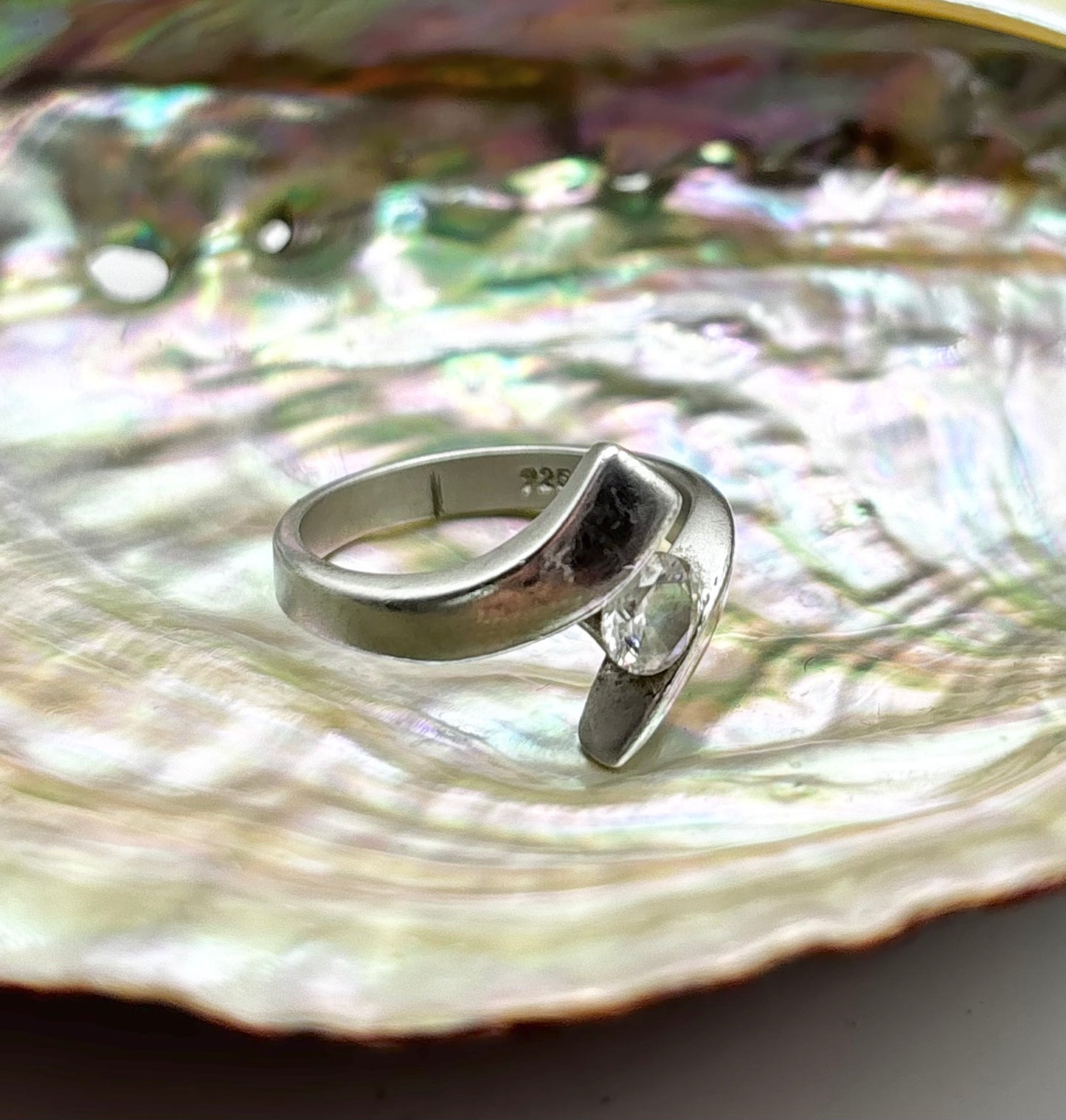 Vintage Sterling Silver Solitaire Twist Ring, size UK M