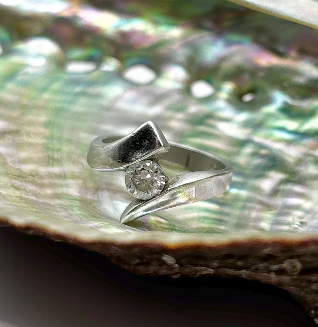 Vintage Sterling Silver Solitaire Twist Ring, size UK M