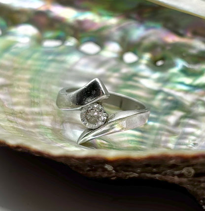 Vintage Sterling Silver Solitaire Twist Ring, size UK M