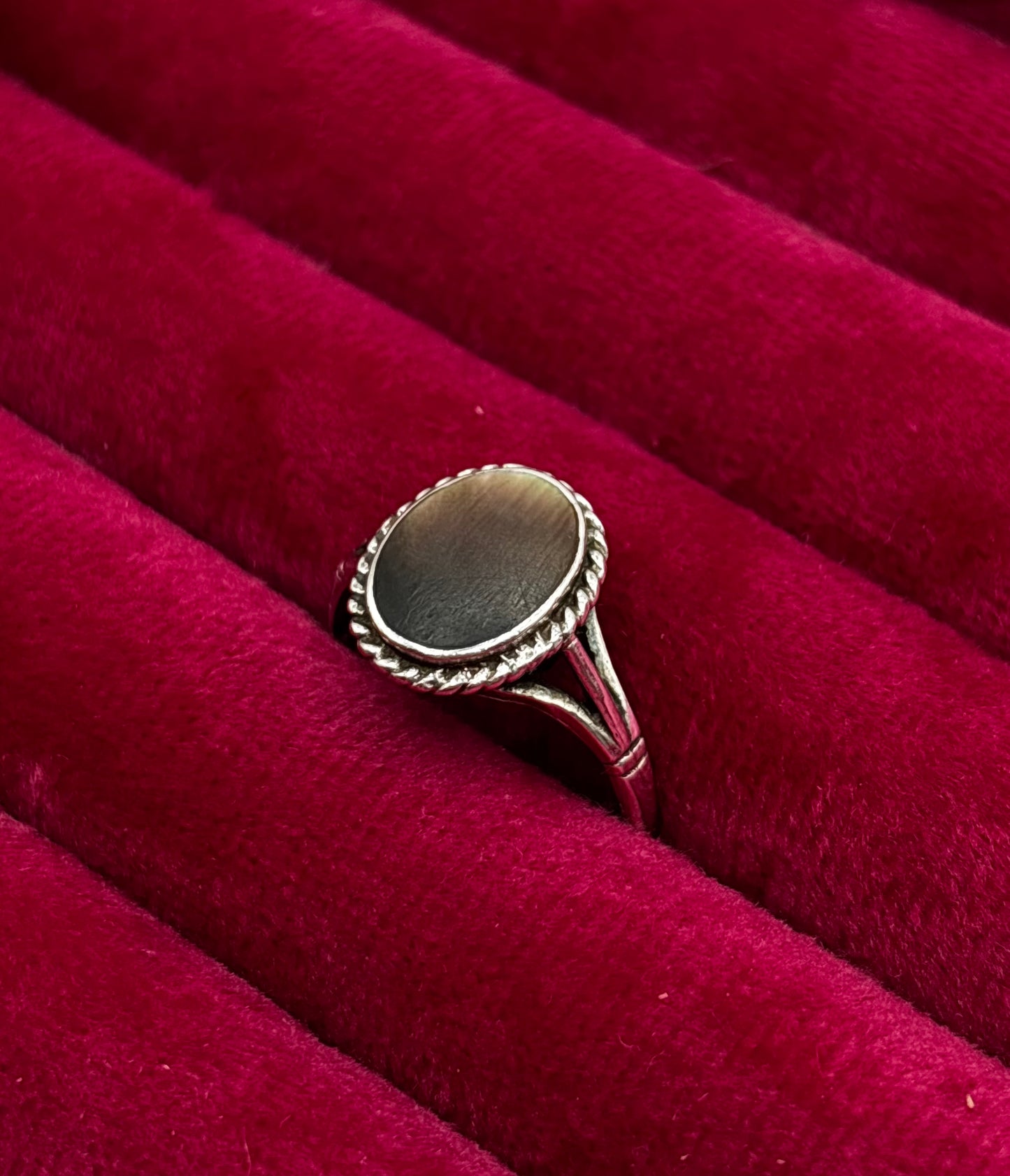 Vintage Sterling Silver Ring with Shell, size N