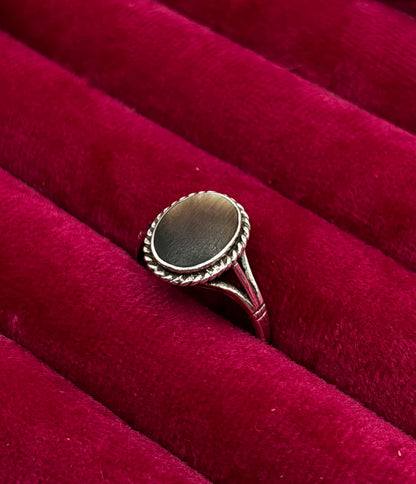 Vintage Sterling Silver Ring with Shell, size N