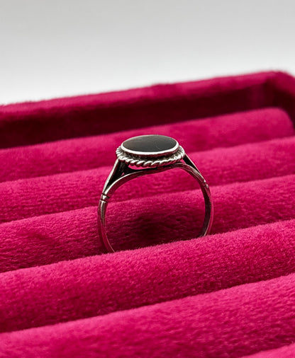 Vintage Sterling Silver Ring with Shell, size N