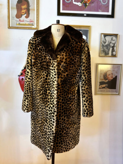 Vintage Sheepskin Coat in Leopard Print w/ Brown Collar