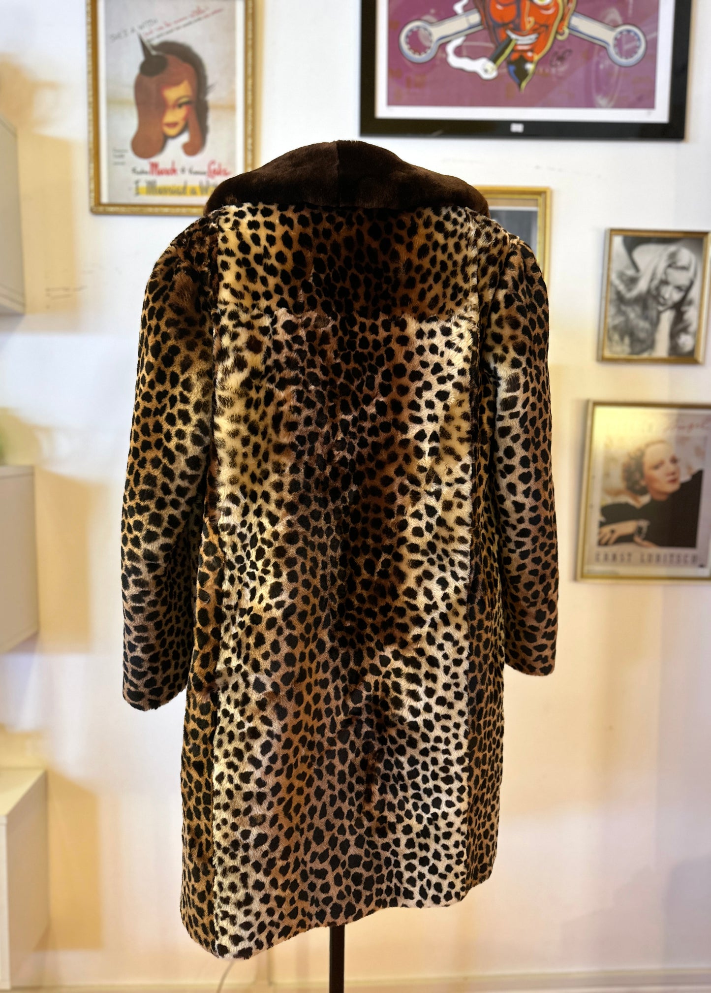 Vintage Sheepskin Coat in Leopard Print w/ Brown Collar