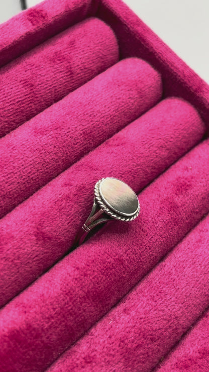 Vintage Sterling Silver Ring with Shell, size N